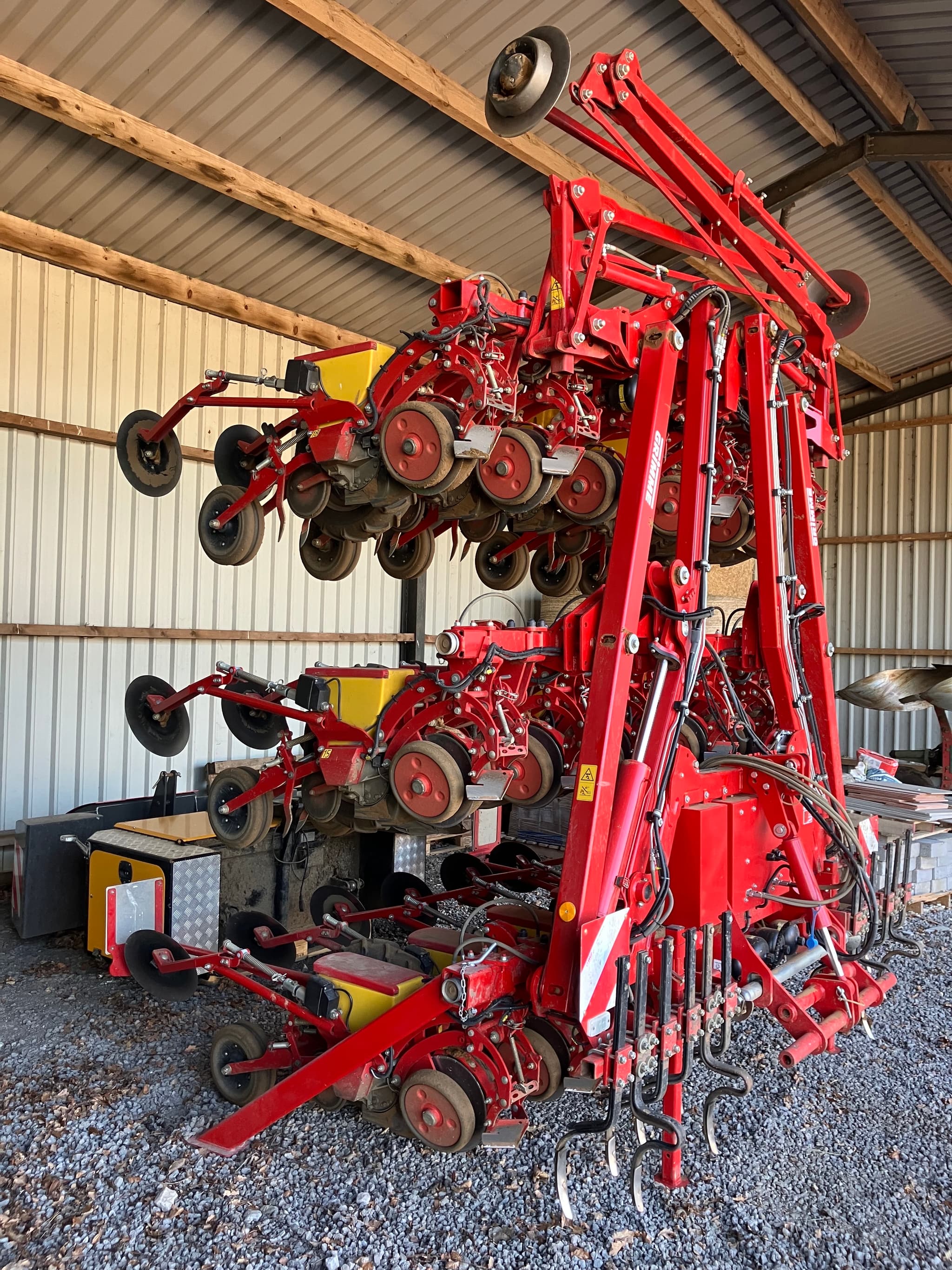 GRIMME Grimme Matrix 1800, 18 Row, Sugarbeet Drill - back - Ref. 39c1