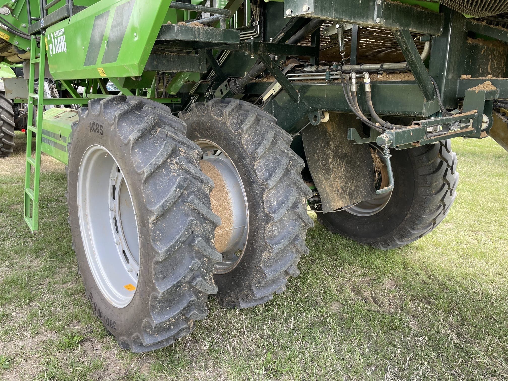 AVR SPIRIT 7200 - detail - Ref. b176