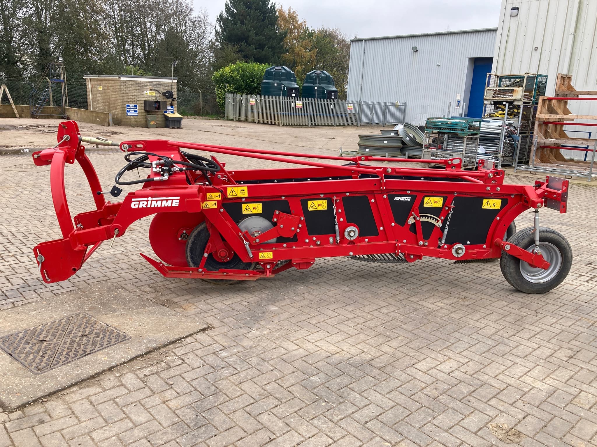 GRIMME Grimme WH100 Single Row Potato Windrower - left - Ref. ee19