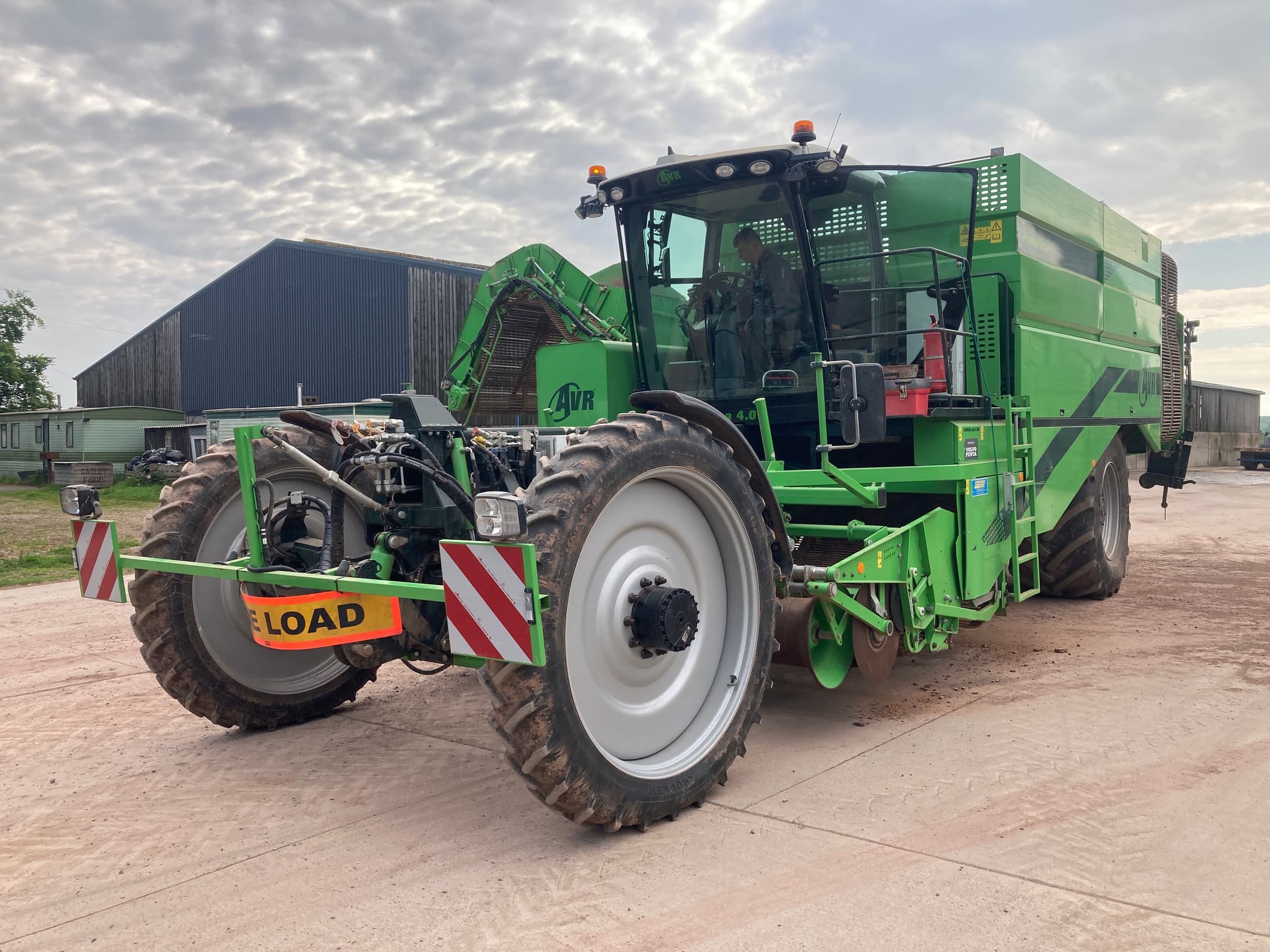 AVR AVR PUMA 4.0, 4 Row Self-Propelled Harvester, 2022 - front - Ref. e84a