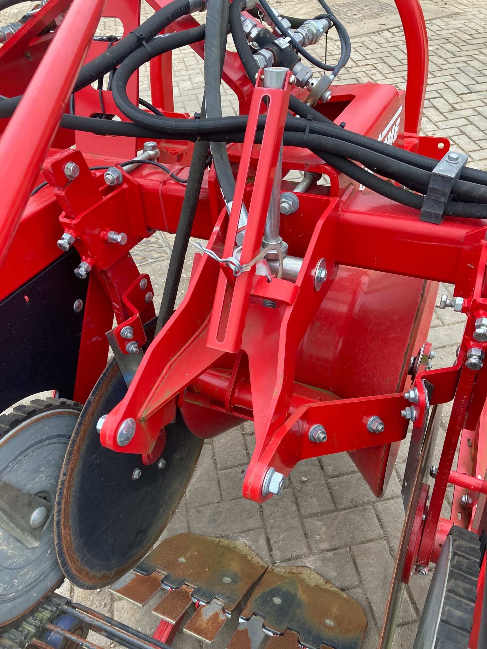 GRIMME Grimme WH100 Single Row Potato Windrower - machinePlate - Ref. ee19