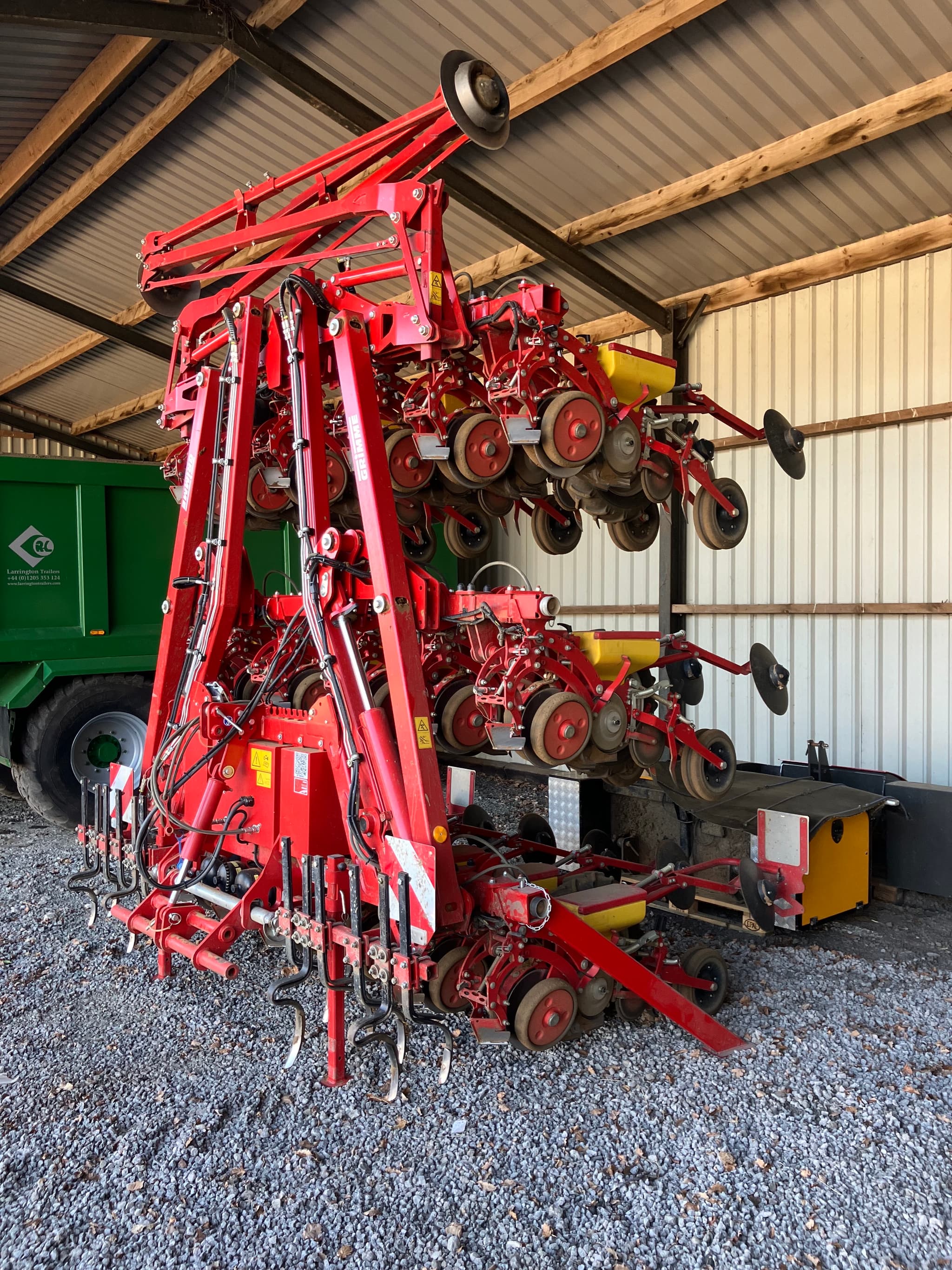 GRIMME Grimme Matrix 1800, 18 Row, Sugarbeet Drill - left - Ref. 39c1