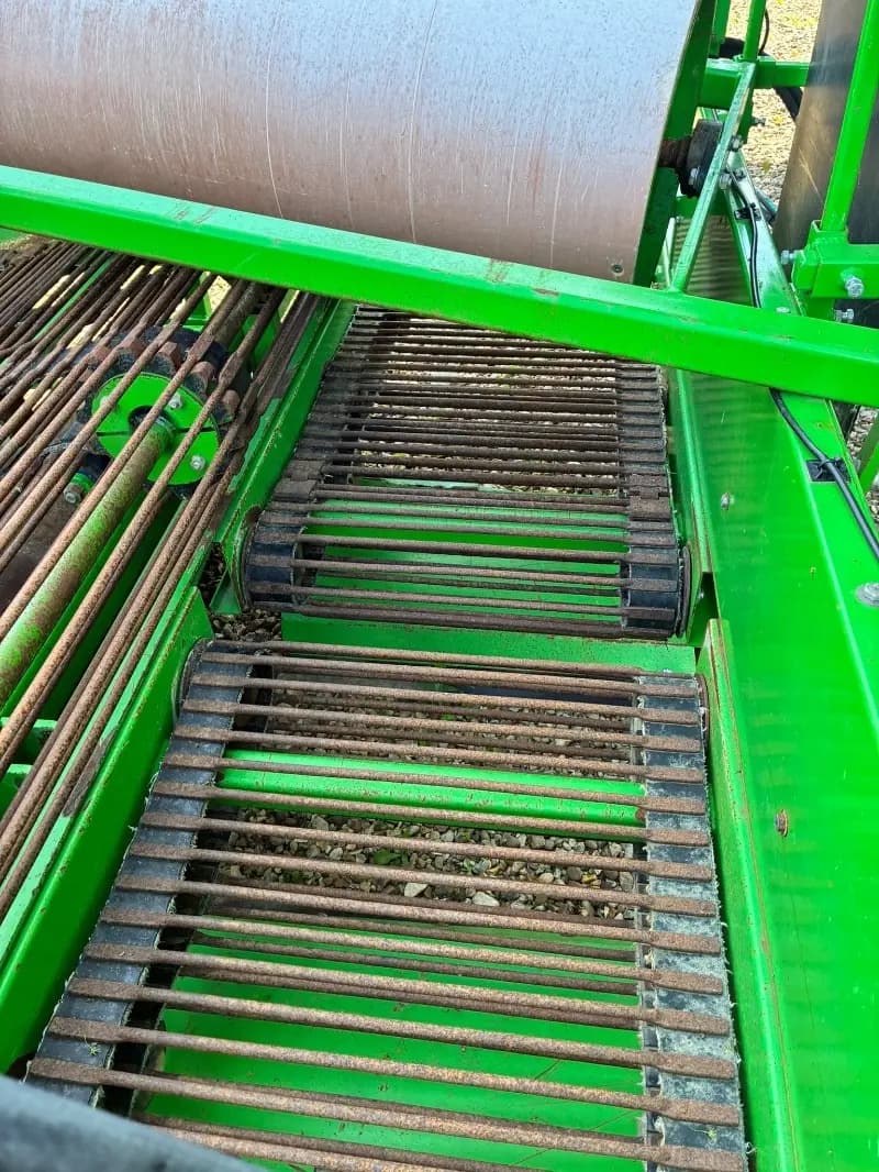 Jones Jones Onion Windrower - detail - Ref. acf4