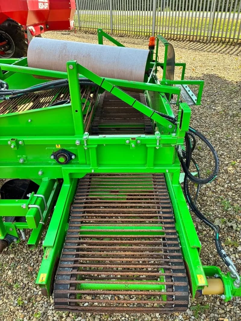 Jones Jones Onion Windrower - detail - Ref. acf4