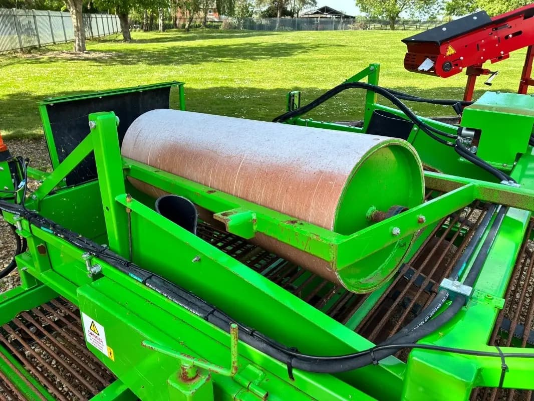 Jones Jones Onion Windrower - detail - Ref. acf4